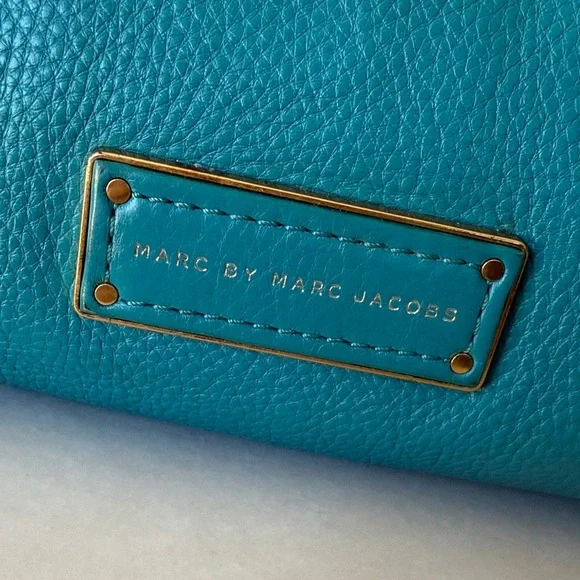 Marc by Marc Jacobs Too Hot to Handle Handbag - Picture 2 of 13